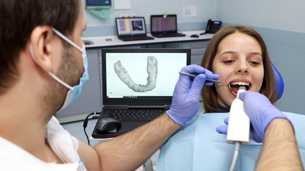 Сканер зубів, цифрова стоматологія і чому це краще ніж силіконові відбитки та гіпс